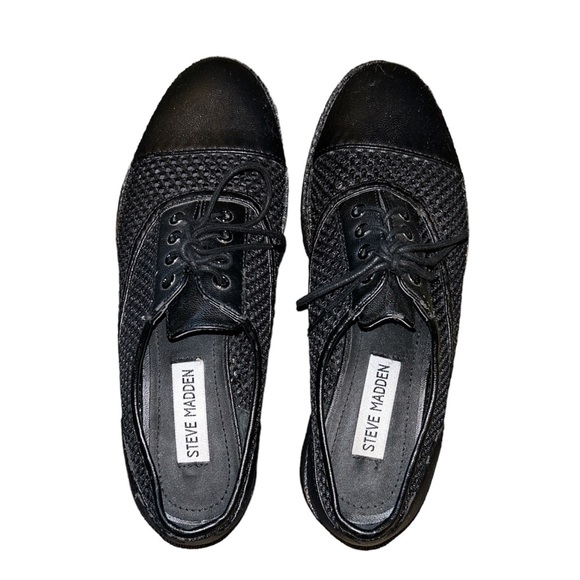 Steve Madden Shoes - 90’s Steve Madden Black mesh shoes. Size 6.